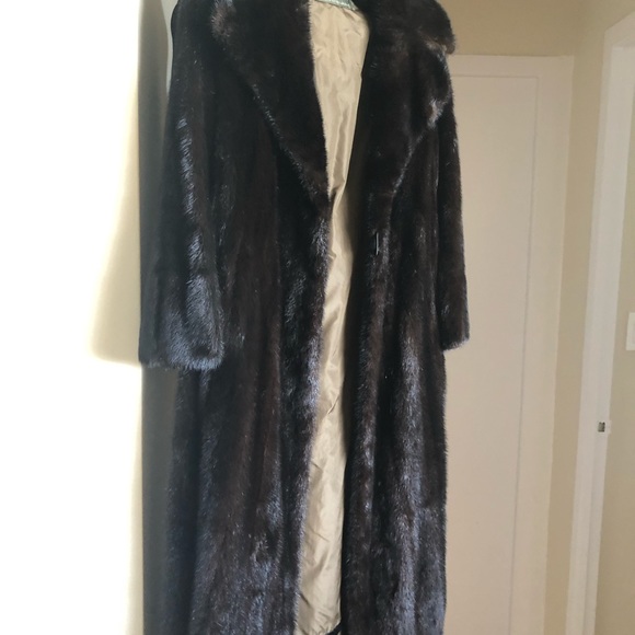 Full Length Holt Renfrew Coat - Picture 3 of 4